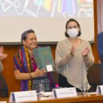 “Sean médicos que den luz”: Rigoberta Menchú“