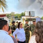 Supervisa Gobernadora atención a incendio en planta de sal de Jáltipan; situación está controlada