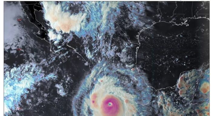 Huracán Polo retoma categoría 5 y avanza lento frente a las costas del Pacífico mexicano