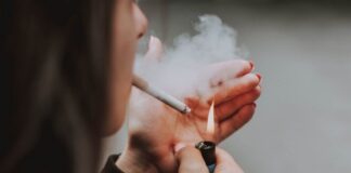 Fumar aumenta 40% el riesgo de infertilidad en mujeres, advierte la OMS