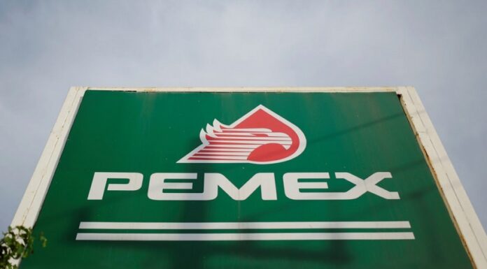 HR Ratings baja calificación global de Pemex