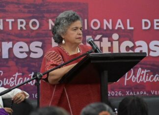 Beatriz Paredes urge a romper la rivalidad inculcada y refundar la sororidad política