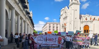 Llama a resolver conflictos sociales que mantienen cerrado centro histórico de Xalapa