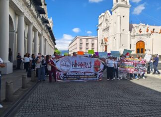 Llama a resolver conflictos sociales que mantienen cerrado centro histórico de Xalapa