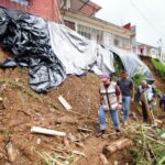 En las zonas damnificadas por las lluvias, autoridades municipales atienden a las familias
