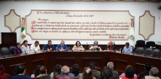 Dialoga Daniela Griego con vecinos afectados por escurrimientos pluviales; acuerdan soluciones