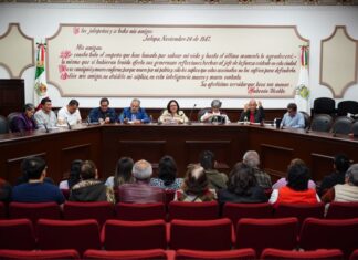 Dialoga Daniela Griego con vecinos afectados por escurrimientos pluviales; acuerdan soluciones