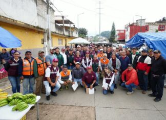 Con el respaldo de la Gobernadora Rocío Nahle, Ayuntamiento entregó apoyos a familias damnificadas por las lluvias