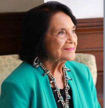 Dolores Huerta muere a los 96 años; su legado sindical y las denuncias contra César Chávez
