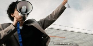 Protestas estudiantiles encienden la chispa de un otoño de lucha contra la austeridad en Francia