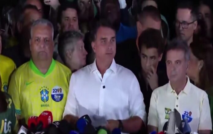 Falvio bolsonaro niega derrota