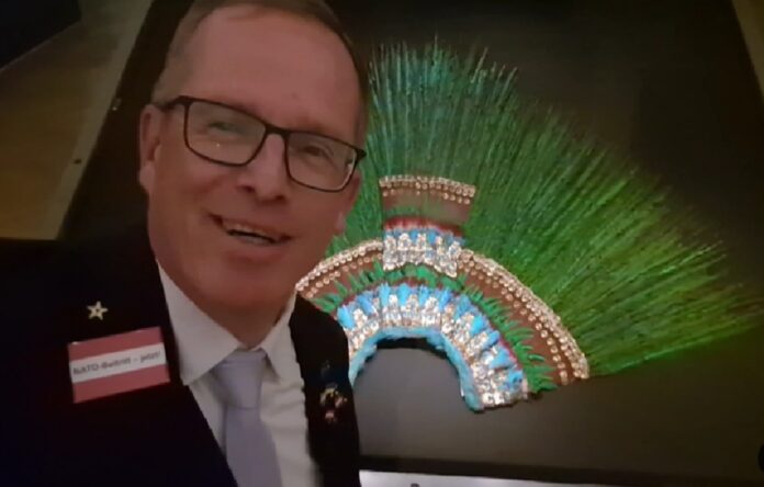 Günther Fehlinger-Jahn penacho de Moctezuma