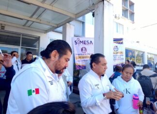 Toman oficinas de IMSS-Bienestar en Xalapa