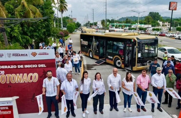 Inaugura Rocío Nahle servicio Totonaco con 40 autobuses en Poza Rica