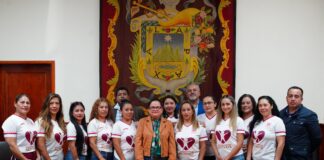 Entrega Ayuntamiento equipo de trabajo a instructoras del Programa de Activación Física
