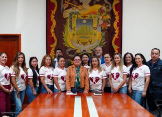 Entrega Ayuntamiento equipo de trabajo a instructoras del Programa de Activación Física