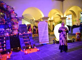 Inicia Ayuntamiento celebraciones del Día de Muertos; con Altar totonaca se recuerda a Melchor Peredo