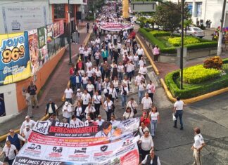 Trabajadores del IMSS exigen aumento salarial directo del 10% y denuncian desabasto de insumos.