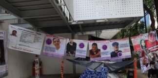 ‘Vamos a seguir aquí hasta que nos reciban’