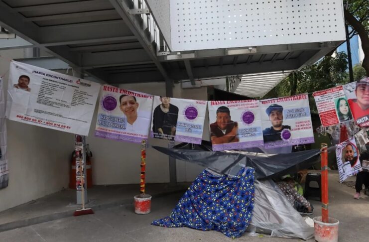 ‘Vamos a seguir aquí hasta que nos reciban’