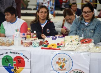 Participan estudiantes de CAM en 4.ª edición de la Expo Venta Manos con Talento