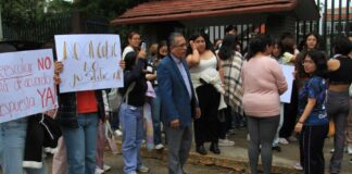 Estudiantes de Normal Veracruzana rechazan opacidad y cobro de 2 mil 500 pesos