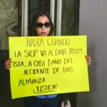 Exige Karen Cano justicia por muerte de su esposo Luis Almanza en accidente en carretera de Coatepec