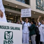 Trabajadores del IMSS rechazan aumento salarial de 6.8% y obligan a reabrir negociación