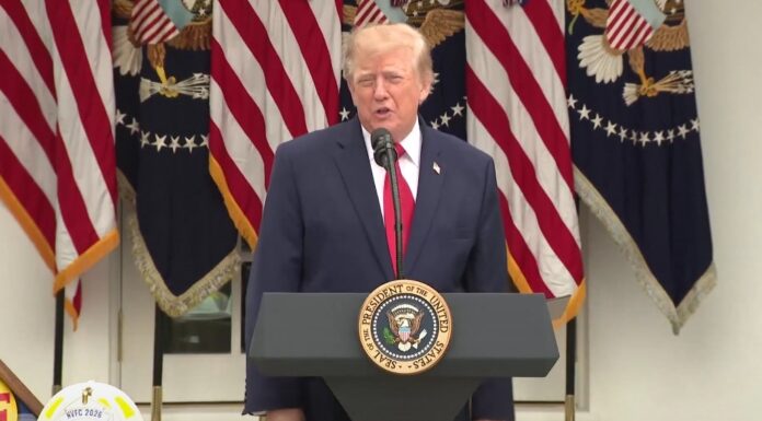 Donald Trump amenaza con ampliar ofensiva contra cárteles y afirma que “controlan México”