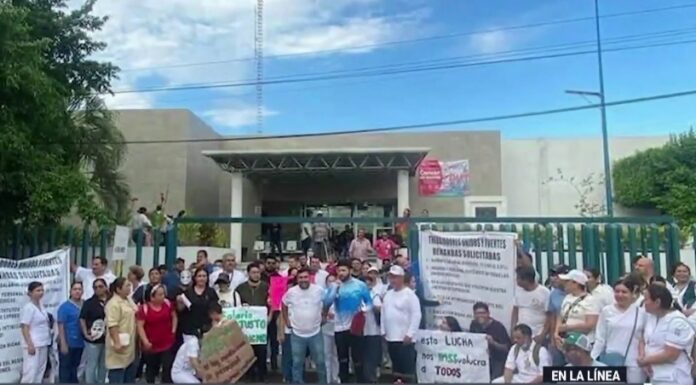 Trabajadores del IMSS continúan con movilizaciones y exigen la salida de Rafael Olivos y Zoé Robledo