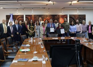 UV y Universidad Rosario Castellanos formalizan convenios de colaboración
