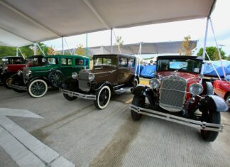 Historia, nostalgia y muchas fotos: la Expo de Autos Antiguos conquista Xalapa