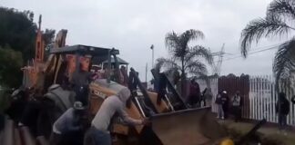 Pobladores impiden perforación de pozo profundo y retiran maquinaria en Xoxtla