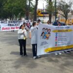 Marchan trabajadores de salud en Xalapa; rechazan intereses políticos detrás de sus demandas