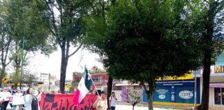Personal del Hospital Nachón se sumó a la marcha por desabasto de medicamentos e insumos